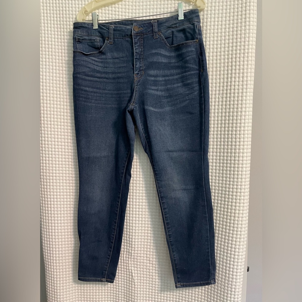 TIME AND TRU Crop jeans. Size 16